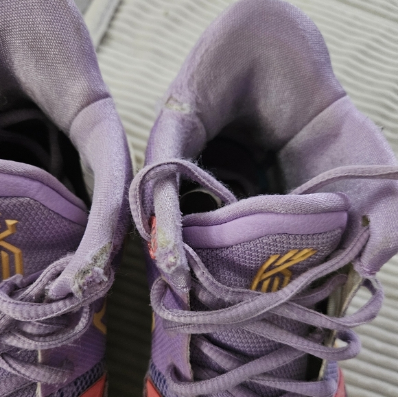 Nike Kyrie 7 Daughters Purple and Pink Basketball Shoes Size 7 - Picture 7 of 16